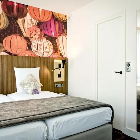 Mercure Centre Plaza République 4*