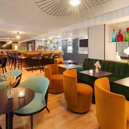 Hotel Mercure Centre Plaza République 4*