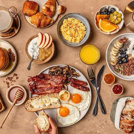 Mercure Centre Plaza Republique 4*