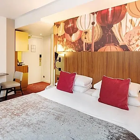 Mercure Centre Plaza Republique ליון