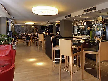 里昂中心共和广场美居酒店 4* 里昂