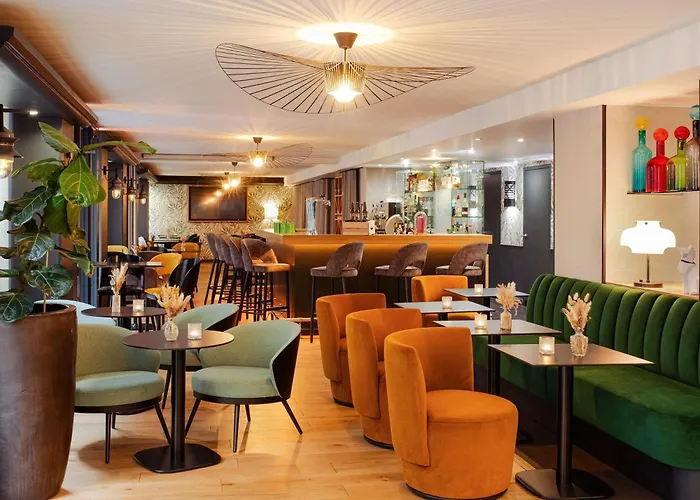 Mercure Centre Plaza République Hotel 4*