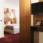 Mercure Centre Plaza Republique 호텔 4*