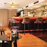 Mercure Centre Plaza Republique 4*