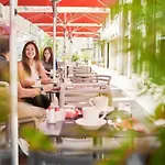 Mercure Centre Plaza Republique 4*