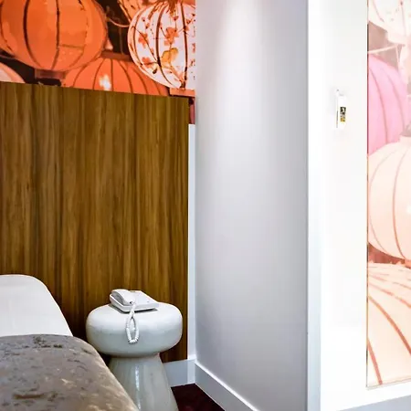 Mercure Centre Plaza Republique 호텔 4*