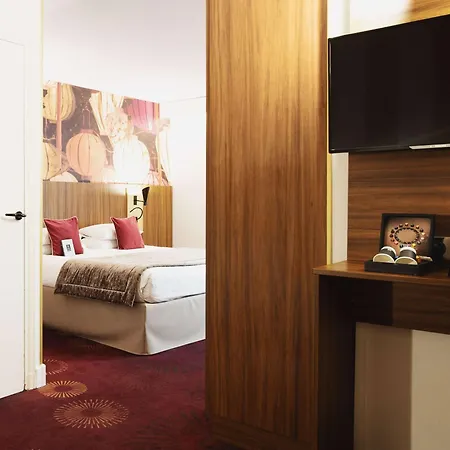 Hotel Mercure Centre Plaza Republique 4*