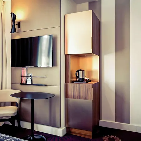 Hotel Mercure Centre Plaza Republique 4*