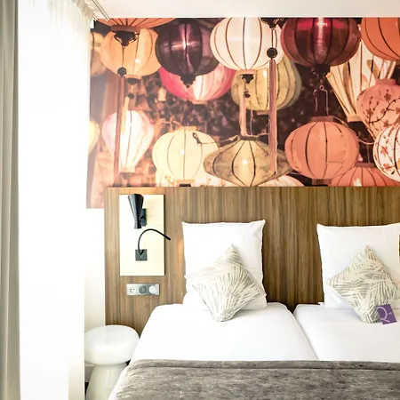 Mercure Centre Plaza Republique 4*
