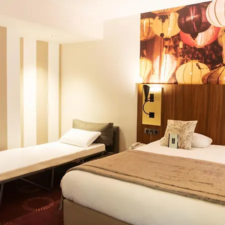 Mercure Centre Plaza Republique 호텔 4*