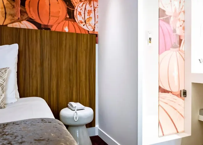 Mercure Centre Plaza Republique Hotel 4*