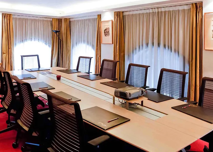 Mercure Centre Plaza Republique Hotel 4*