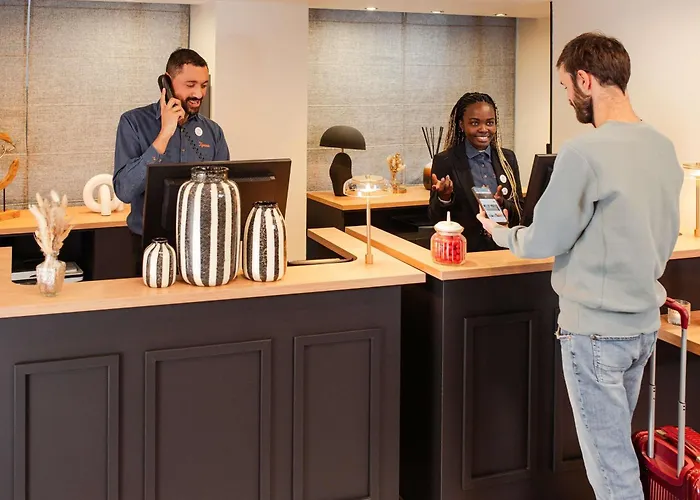 Mercure Centre Plaza Republique 4*