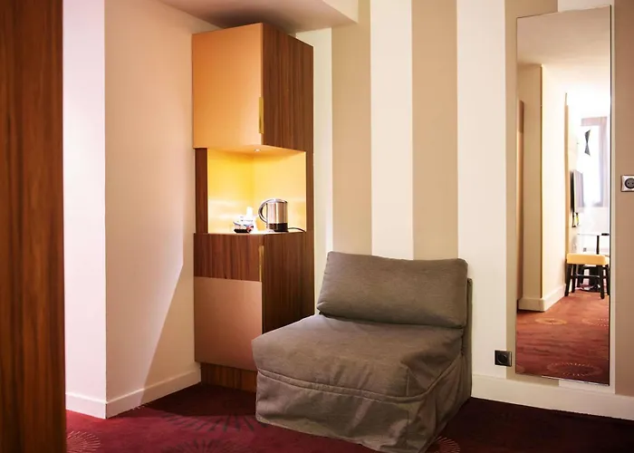 Hotel Mercure Centre Plaza Republique 4*