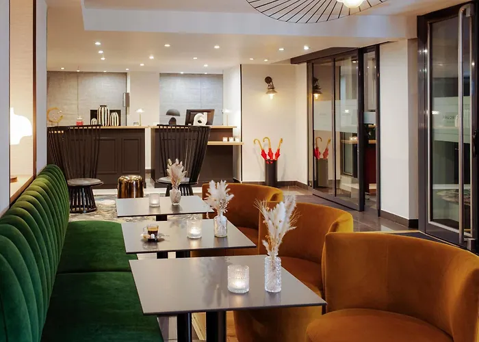 Mercure Centre Plaza Republique 4*