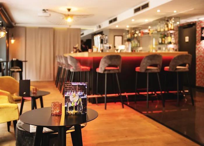 Mercure Centre Plaza Republique 4*