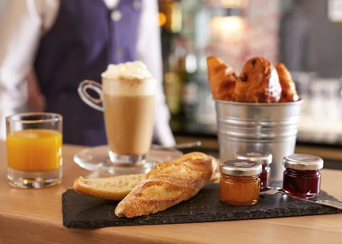 Mercure Centre Plaza République Hotel 4*