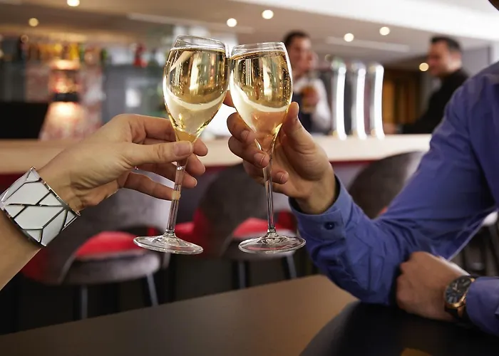 Hotel Mercure Centre Plaza Republique 4*