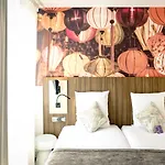 Mercure Centre Plaza Republique 4*