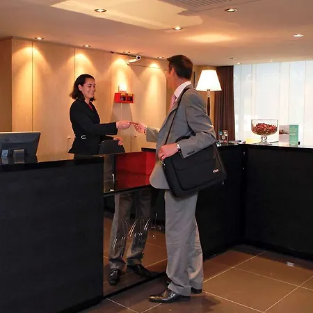 Отель Mercure Centre Plaza Republique